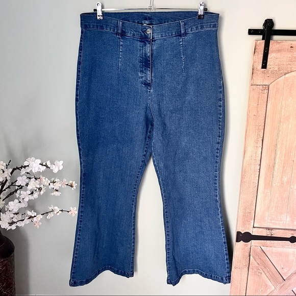 Venus High Waist Bootcut Jean Size 22 